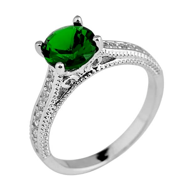 Кольцо с сапфиром зеленого цвета