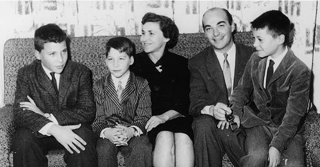 Артур Корнберг с первой женой и сыновьями