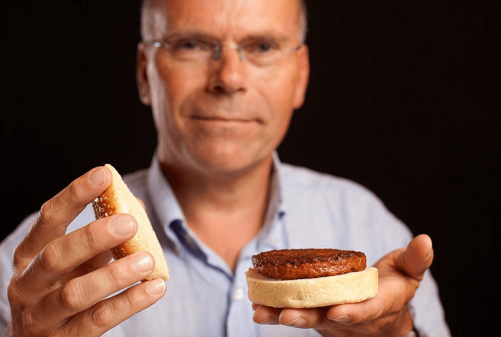 Марк Пост представляет первую выращенную в лаборатории котлету для гамбургера