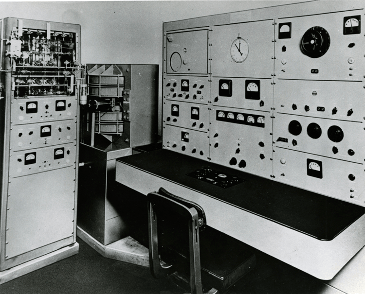 Первые применения компьютеров в лаборатории