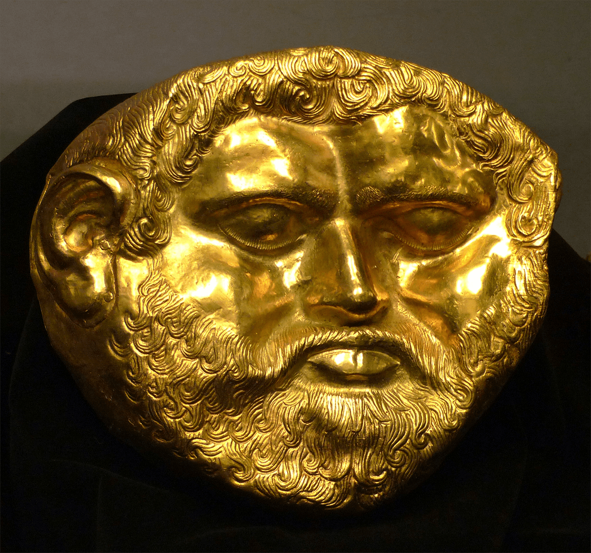 Золотая маска фракийского царя