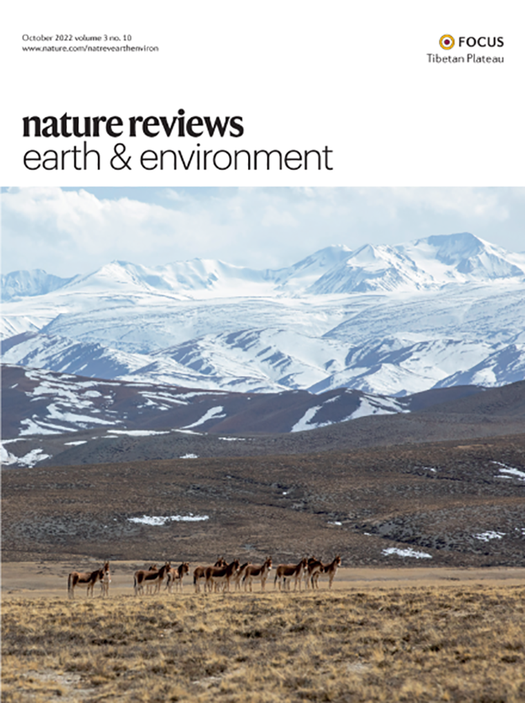 Обложка Nature Reviews Earth & Environment