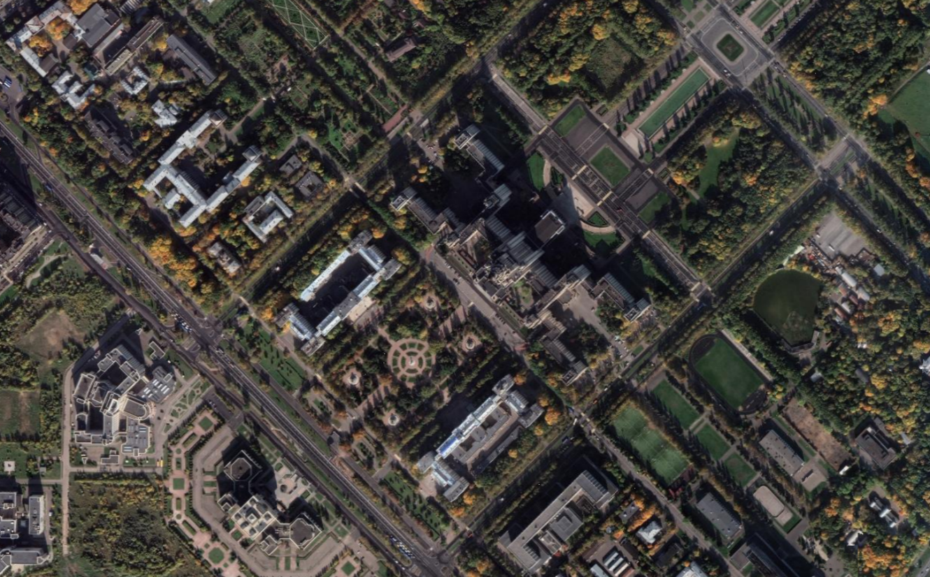 Спутниковый снимок главного здания МГУ: высота камеры 2100 метров