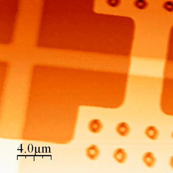АСМ-изображение участка поверхности чипа